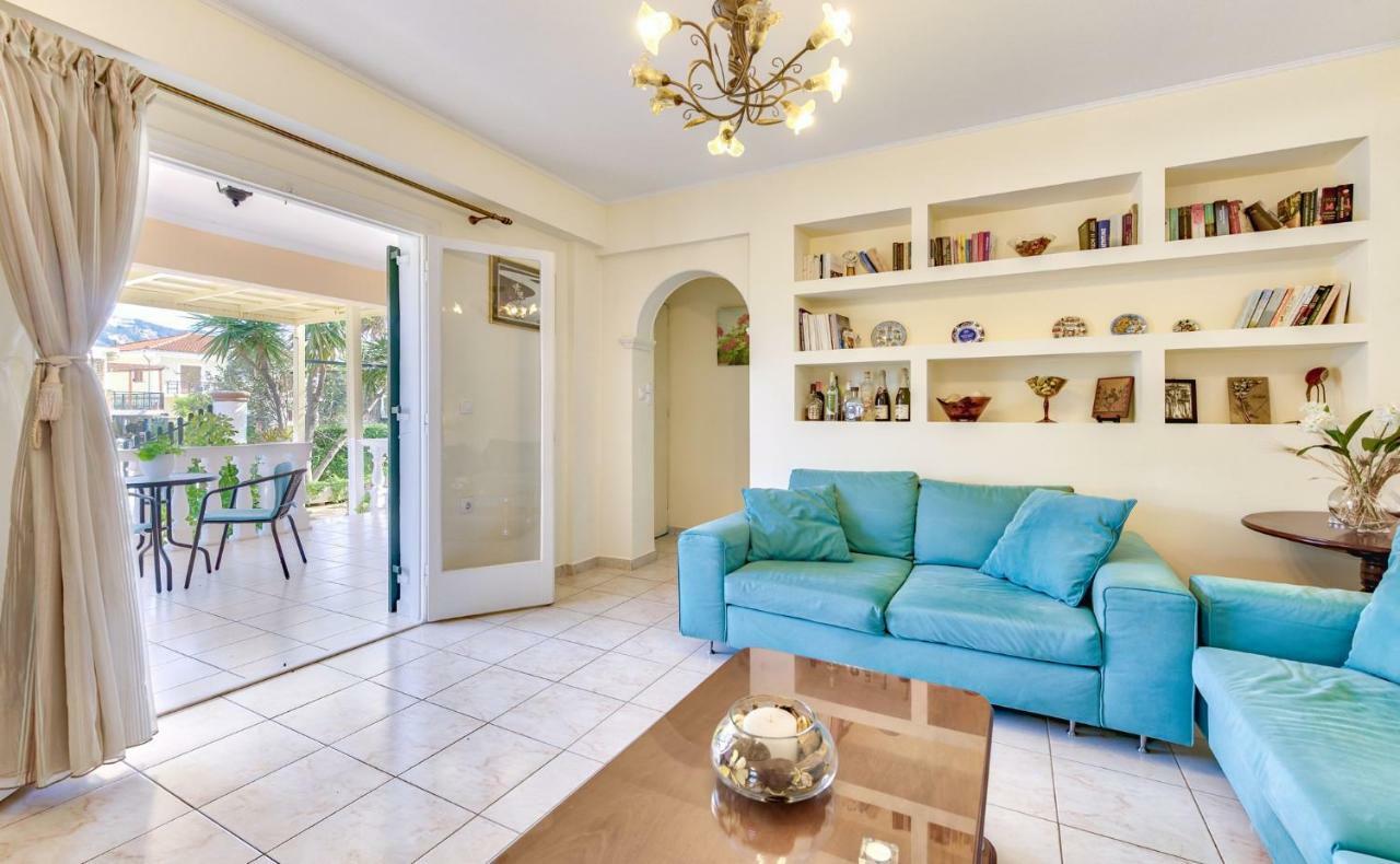 Ina Apartment Kalamákion エクステリア 写真