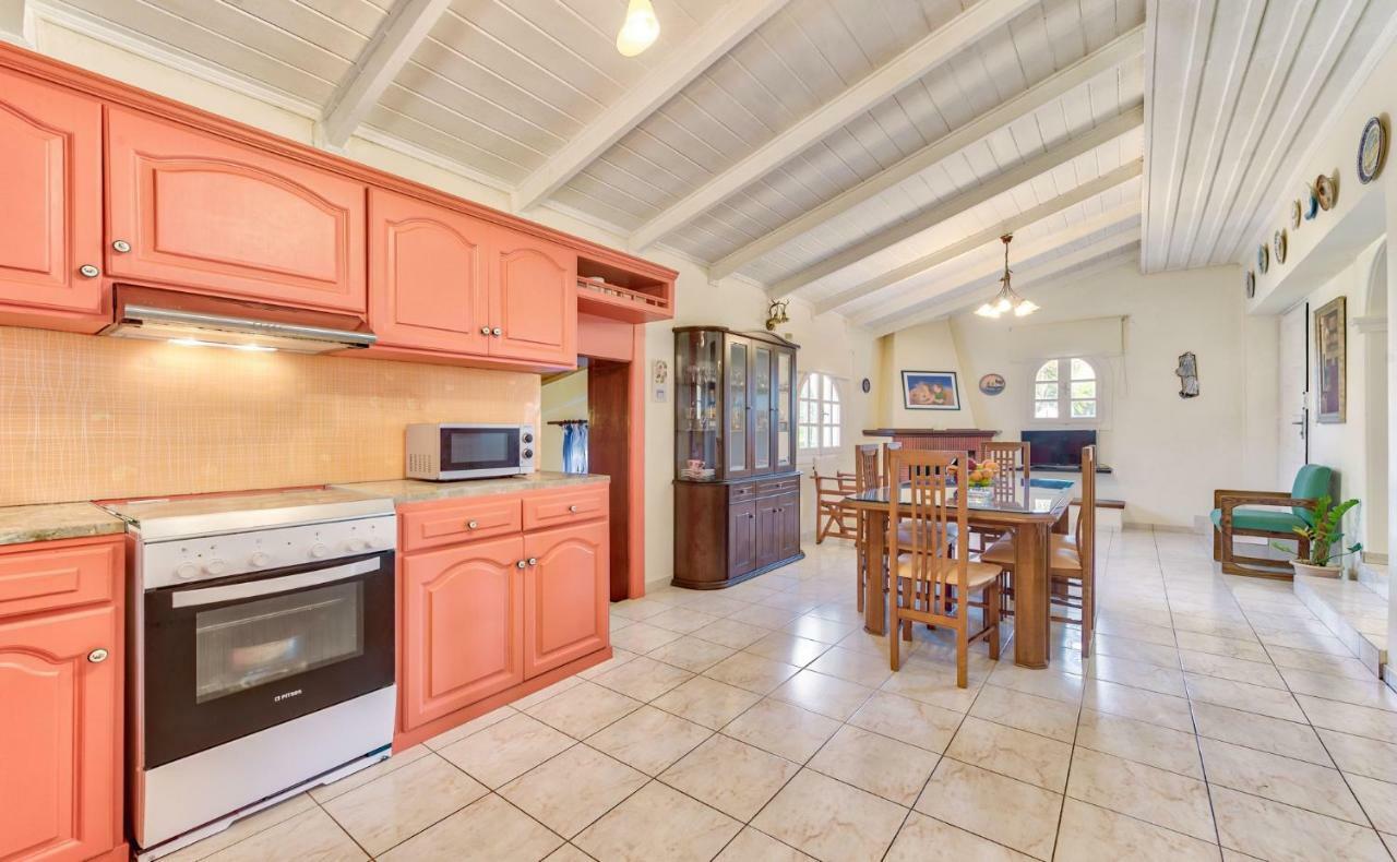 Ina Apartment Kalamákion エクステリア 写真