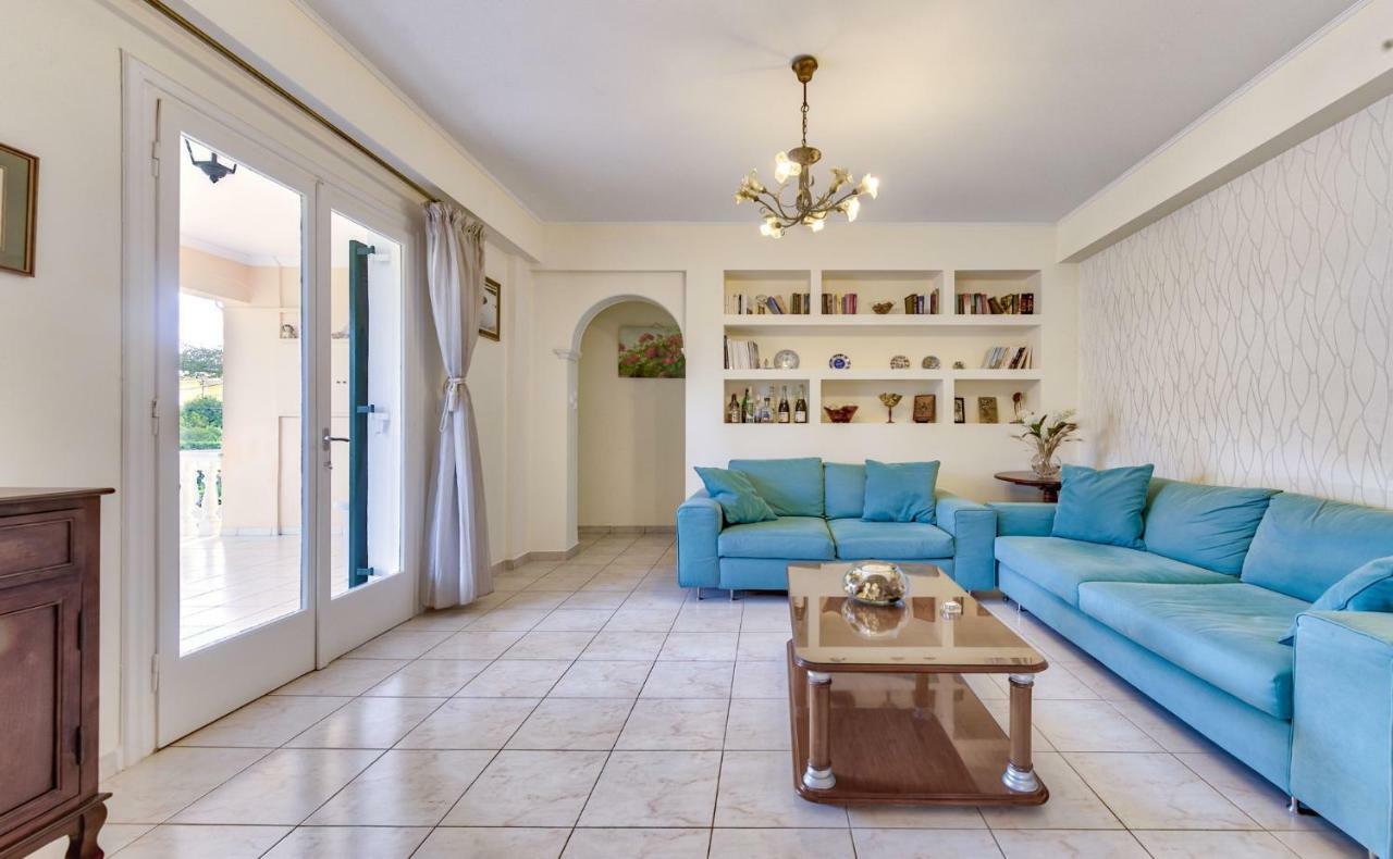 Ina Apartment Kalamákion エクステリア 写真