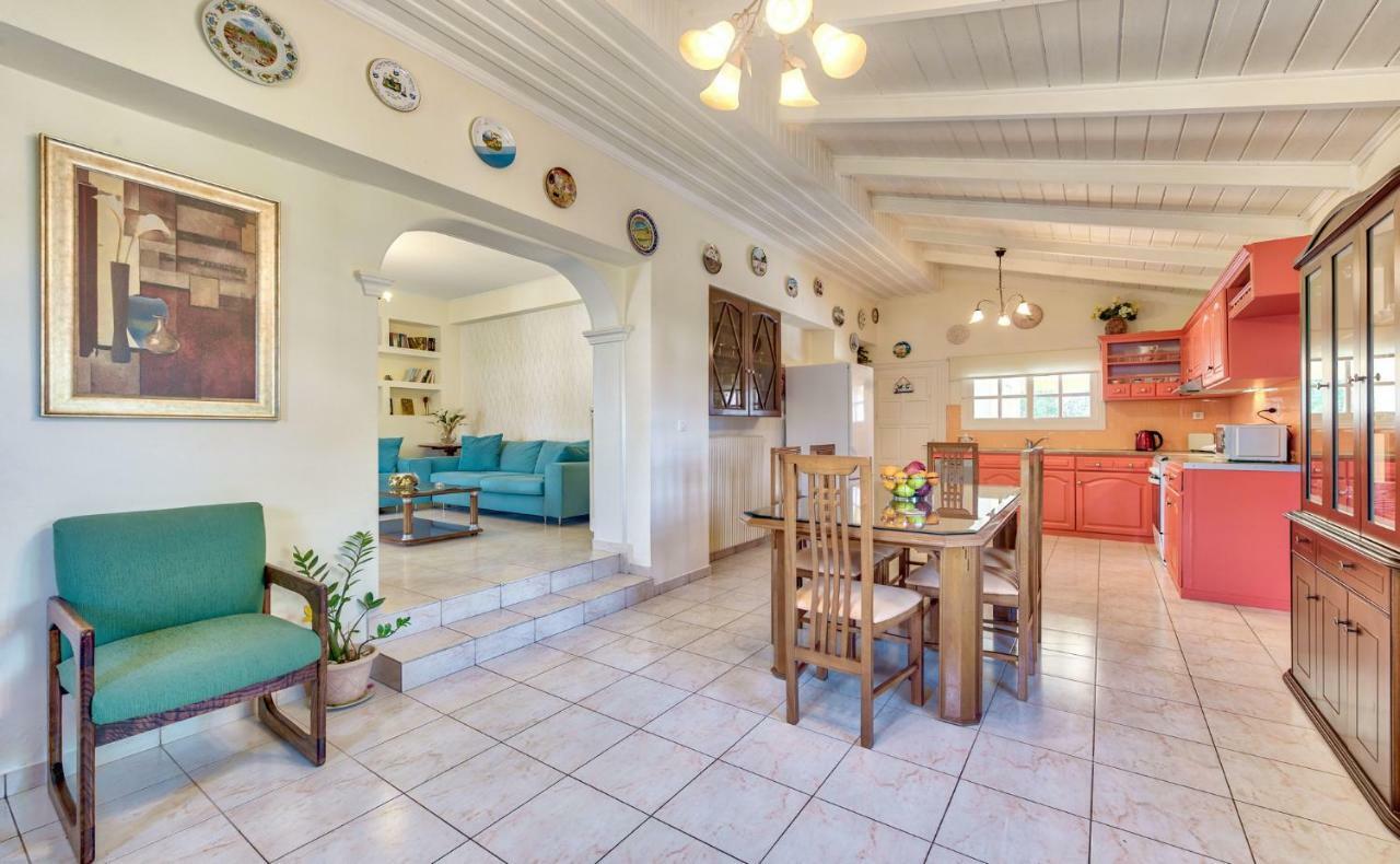 Ina Apartment Kalamákion エクステリア 写真