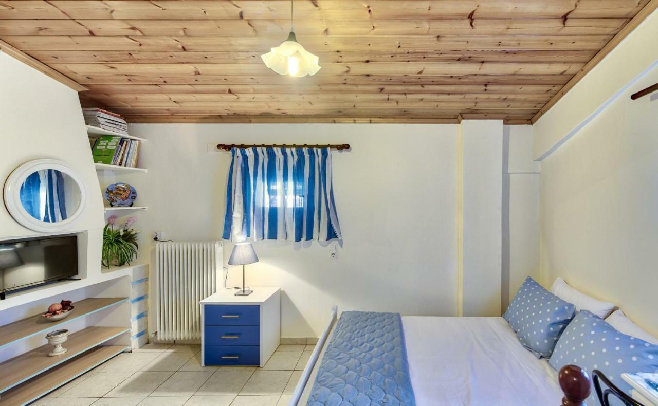 Ina Apartment Kalamákion エクステリア 写真