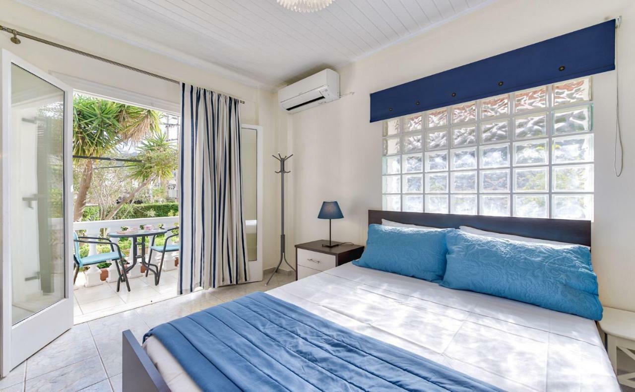 Ina Apartment Kalamákion エクステリア 写真