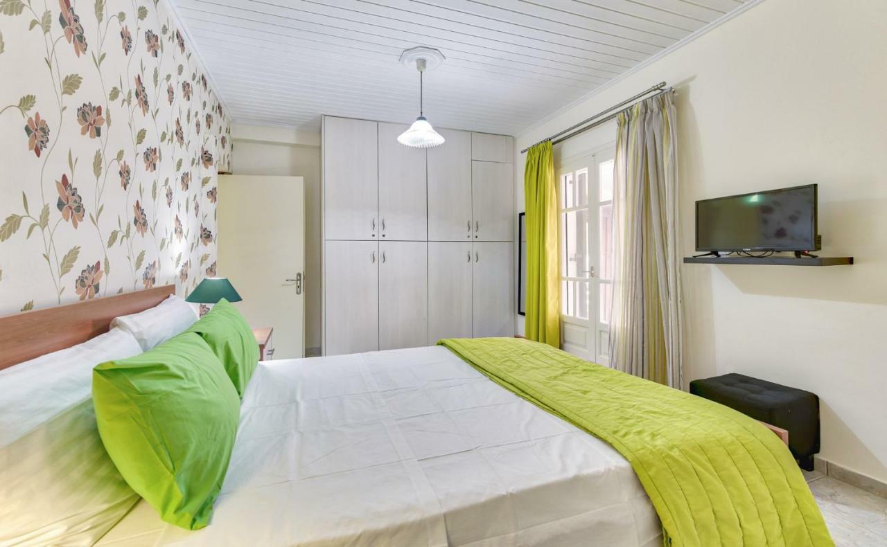 Ina Apartment Kalamákion エクステリア 写真