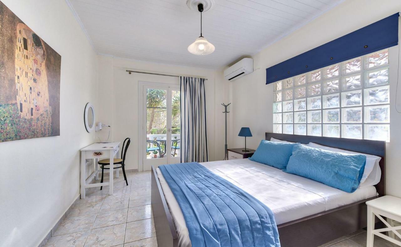Ina Apartment Kalamákion エクステリア 写真