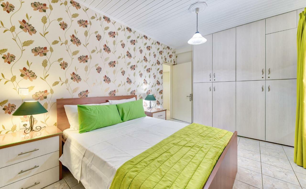Ina Apartment Kalamákion エクステリア 写真