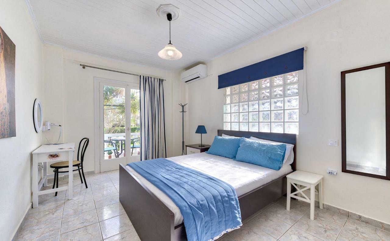 Ina Apartment Kalamákion エクステリア 写真