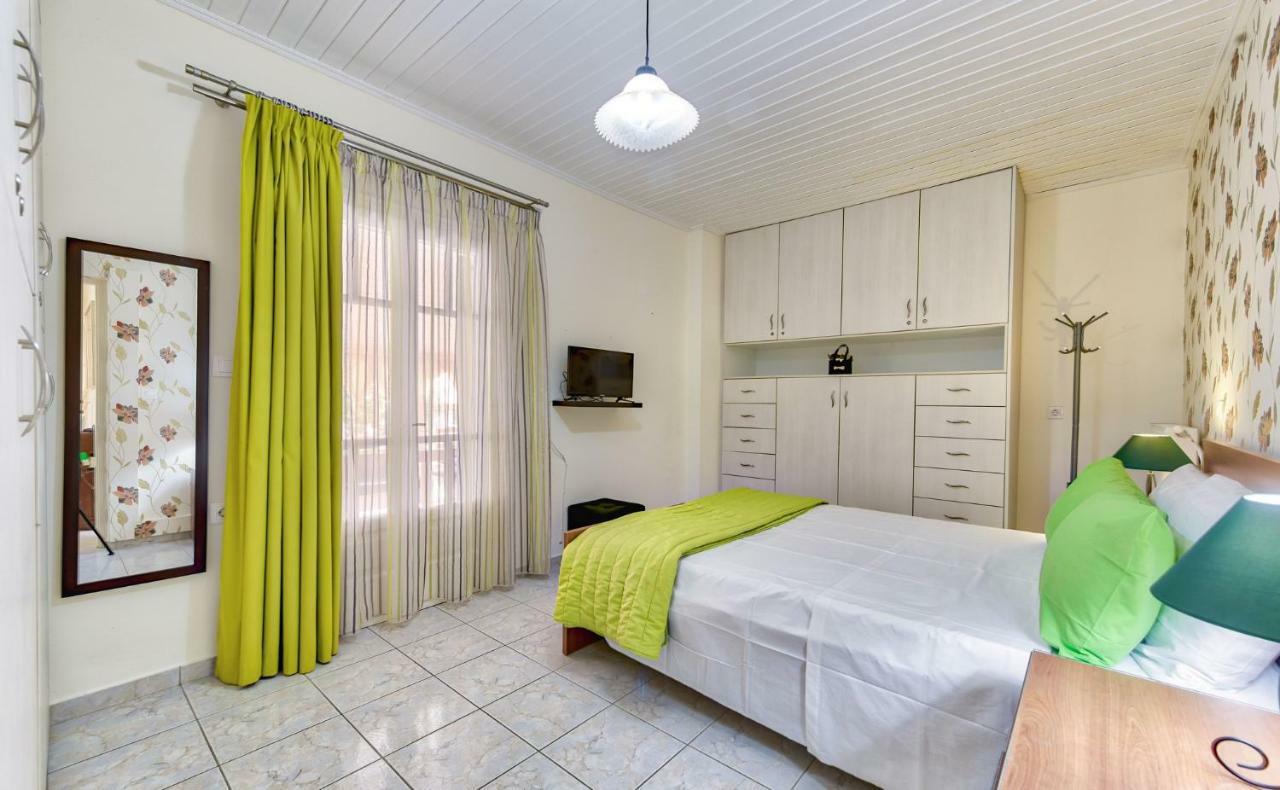 Ina Apartment Kalamákion エクステリア 写真