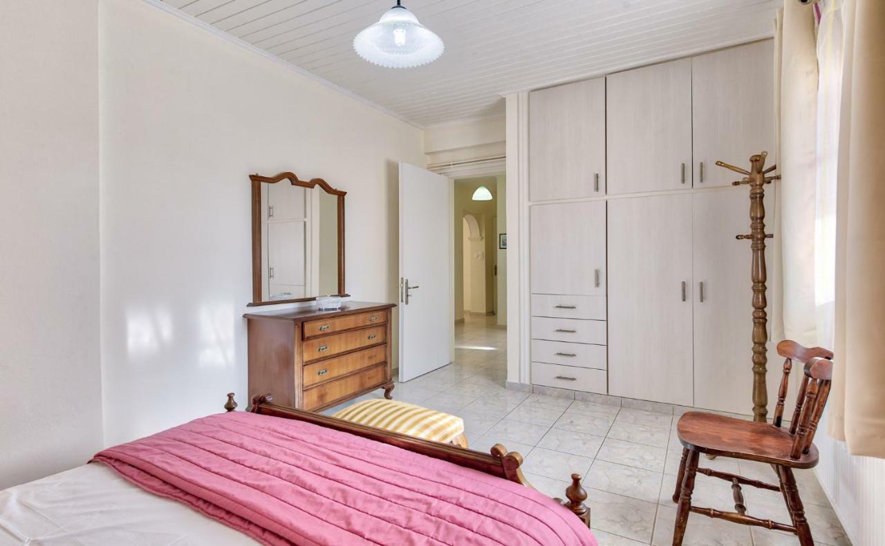 Ina Apartment Kalamákion エクステリア 写真